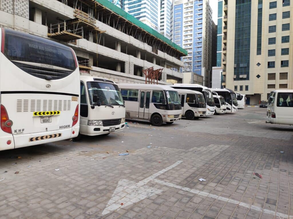 Dubai-Airport-Transfers-minivan