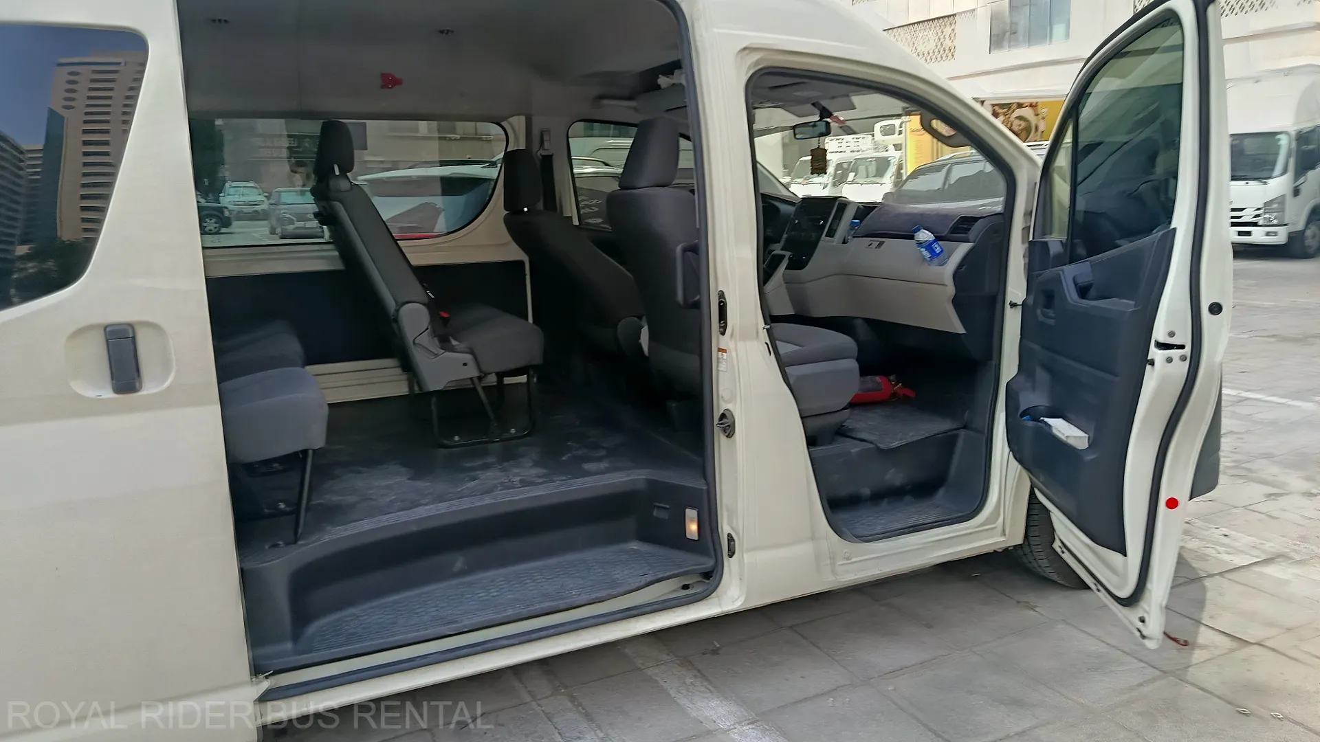 13 seater van seating arrangement