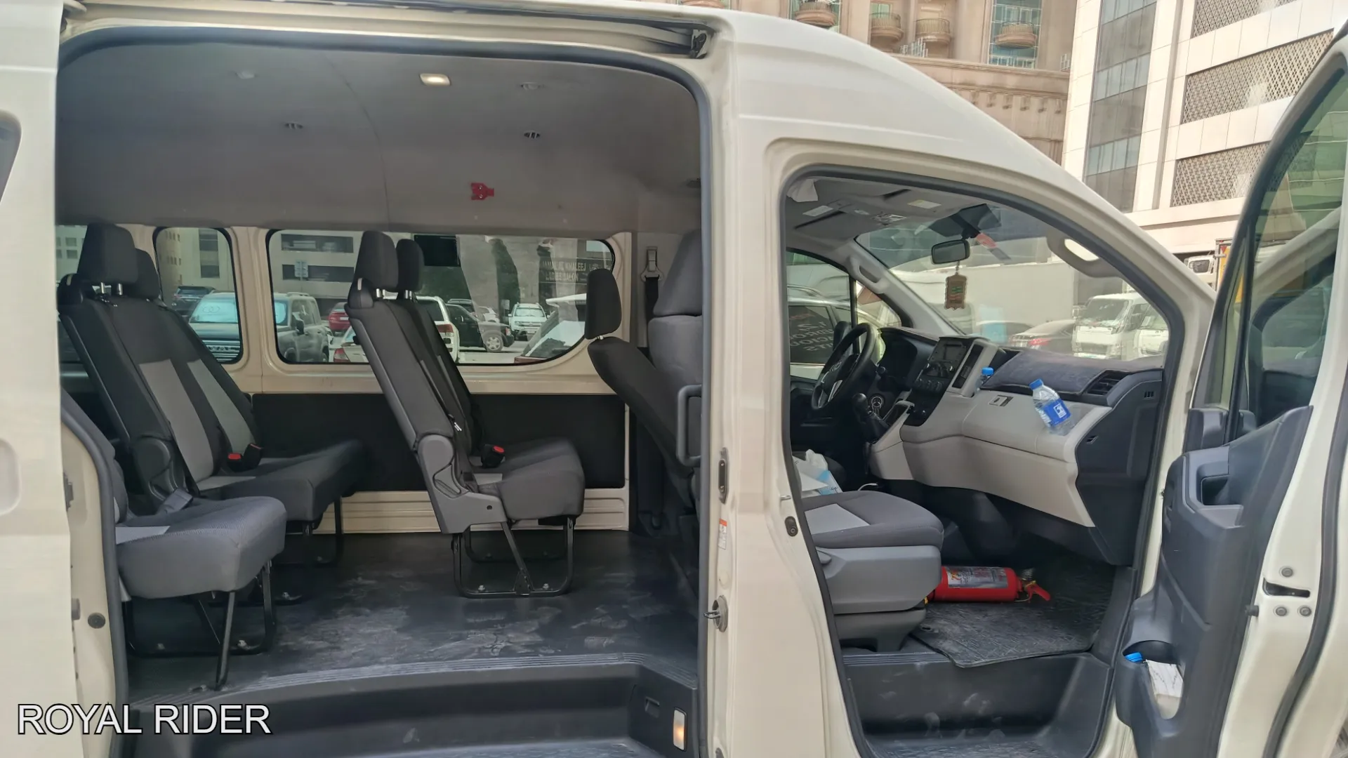 Small passenger van hire in Khor Fakkan